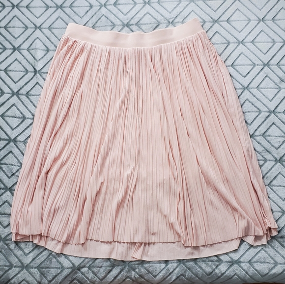 torrid Dresses & Skirts - Torrid blush midi pleated skirt